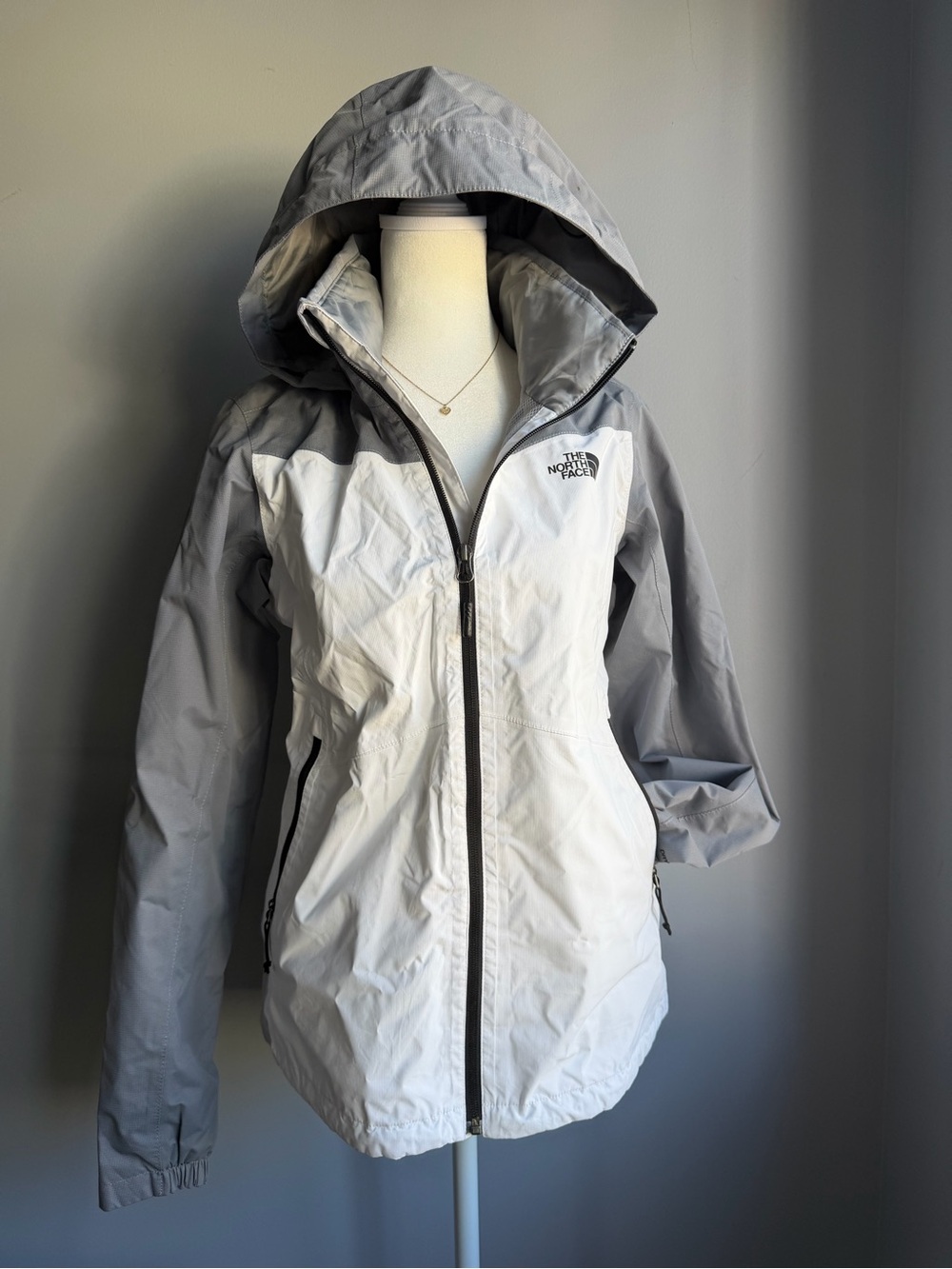 The North Face Women's Two-Tone Gray & White Hooded Jacket
